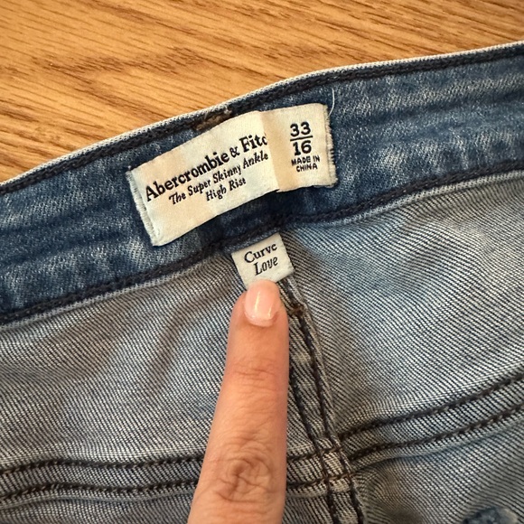 Abercrombie Curve Love High Rise Super Skinny Ankle Jeans - Picture 4 of 5